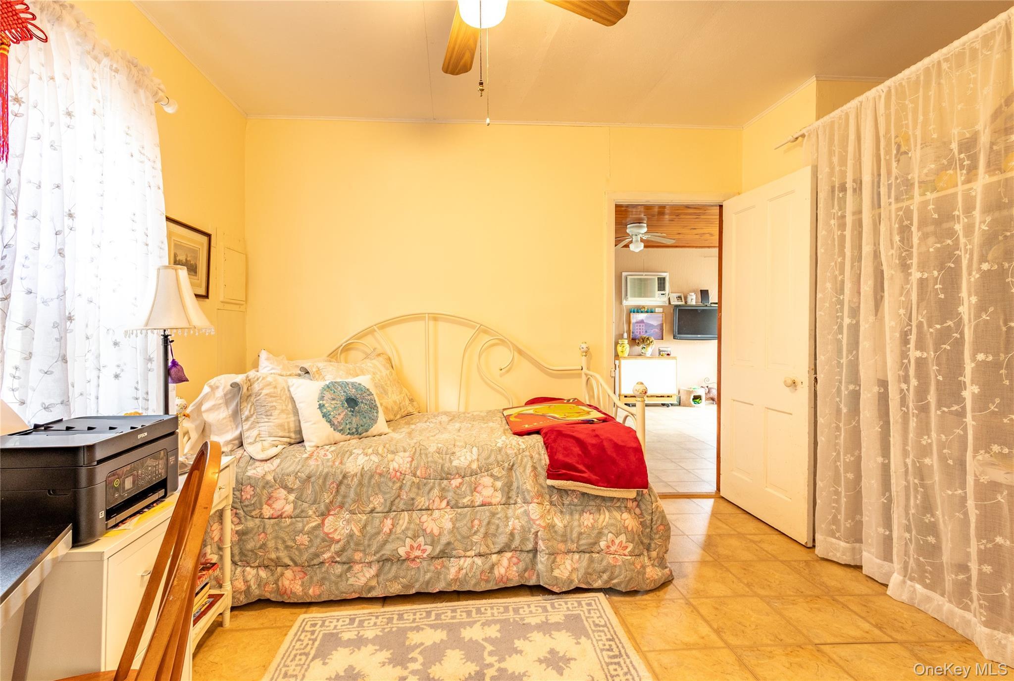 Single Family Acorn Path Suffolk County, NY 11933, MLS-1037418-22