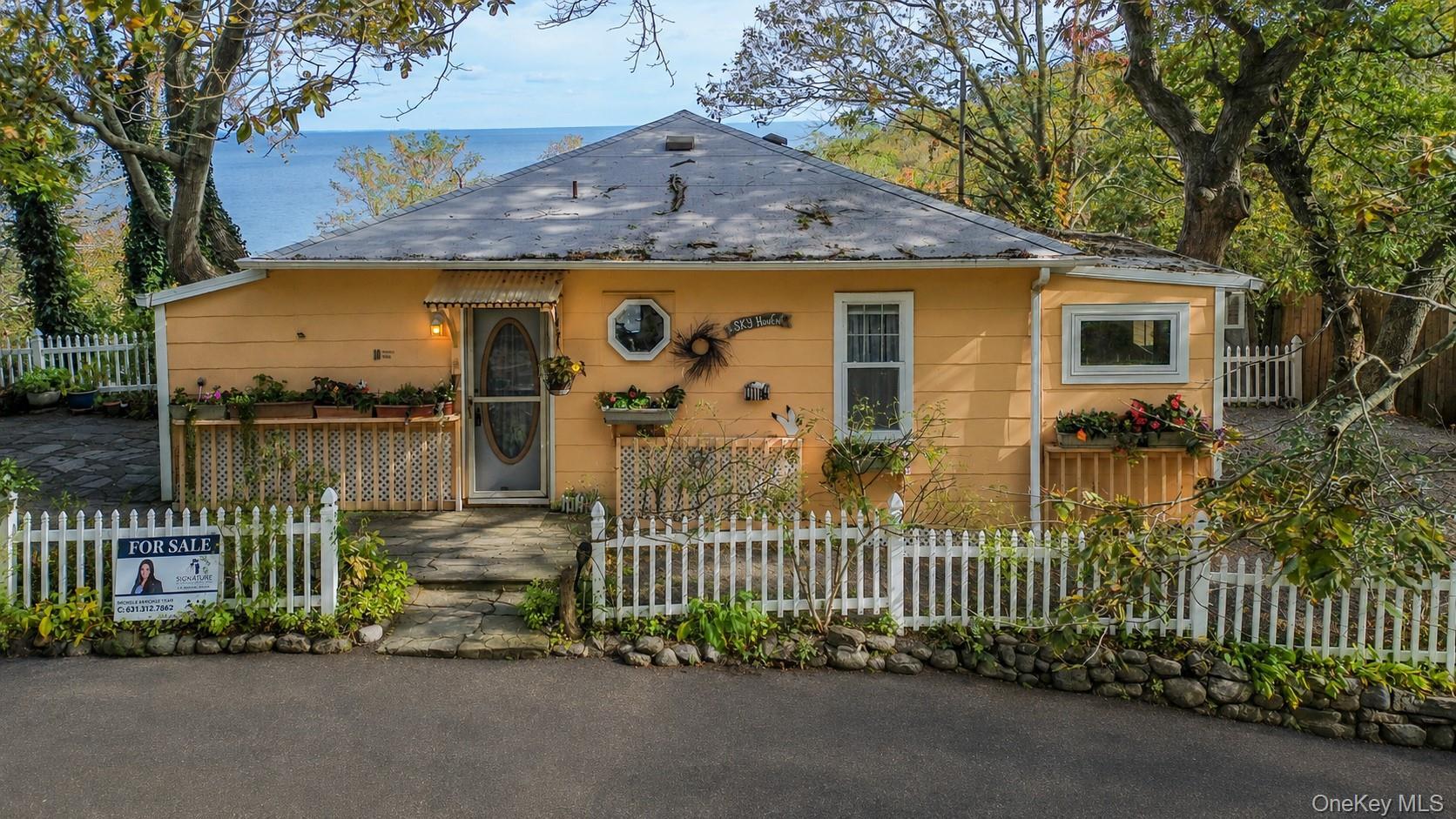 Single Family Acorn Path Suffolk County, NY 11933, MLS-1037418-3