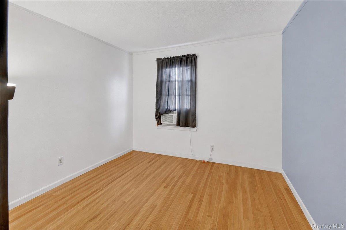 Single Family Cicero Avenue Bronx, NY 10473, MLS-1037430-10