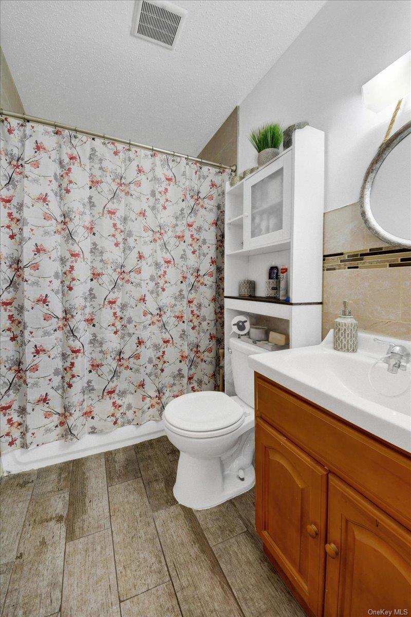 Single Family Cicero Avenue Bronx, NY 10473, MLS-1037430-14