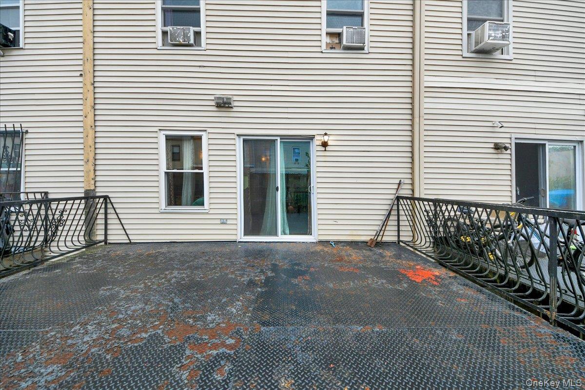 Single Family Cicero Avenue Bronx, NY 10473, MLS-1037430-16
