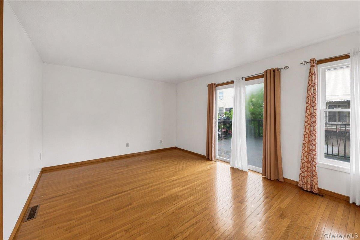 Single Family Cicero Avenue Bronx, NY 10473, MLS-1037430-18