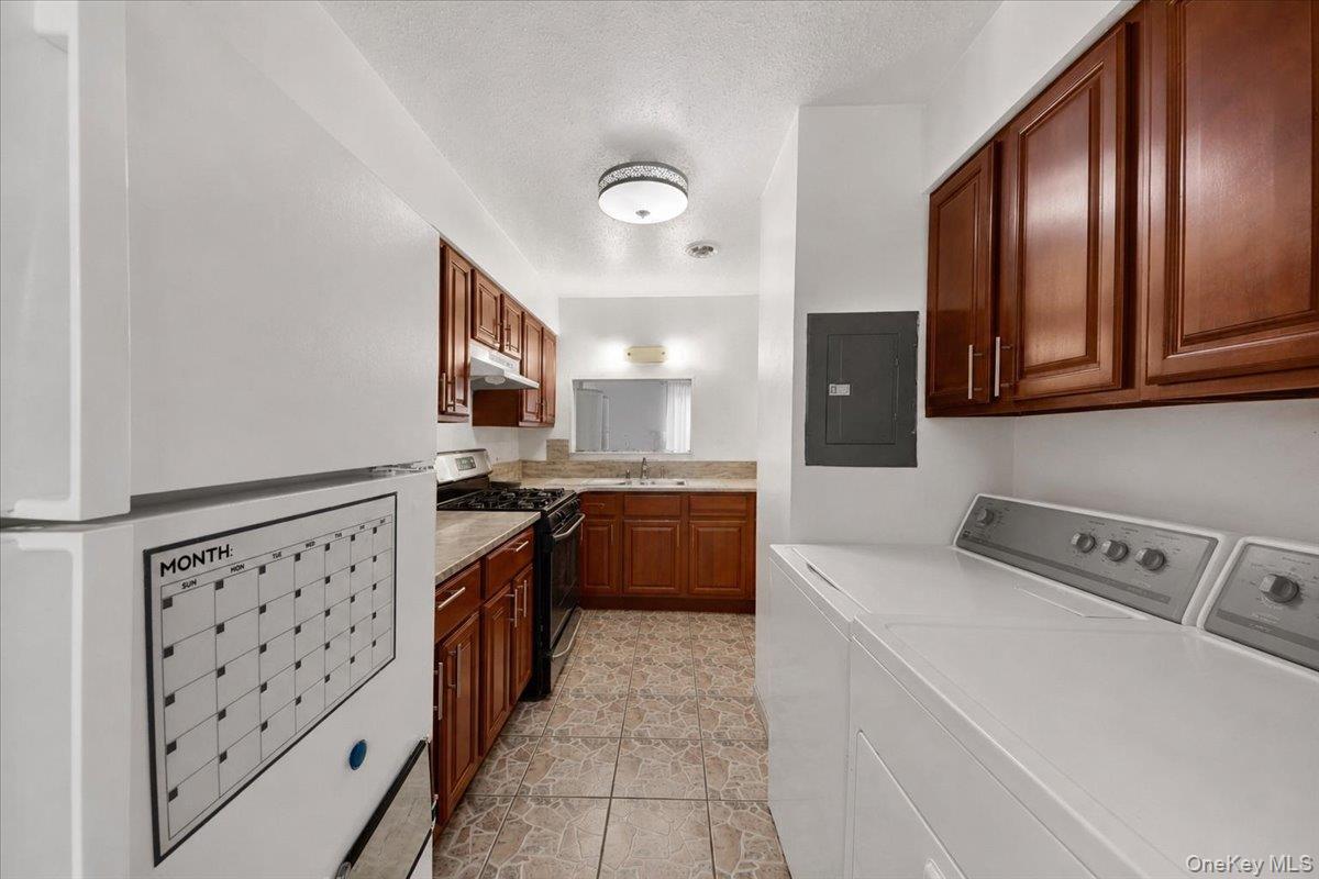 Single Family Cicero Avenue Bronx, NY 10473, MLS-1037430-19