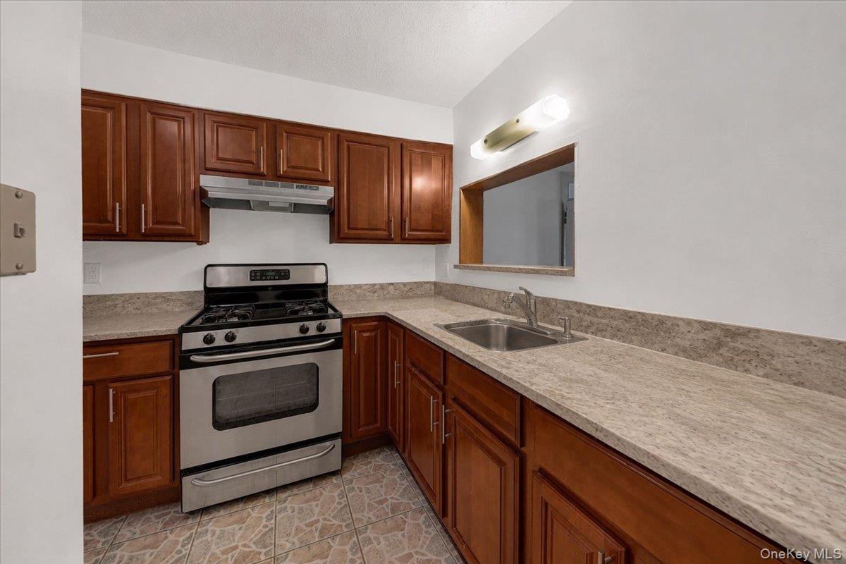 Single Family Cicero Avenue Bronx, NY 10473, MLS-1037430-20