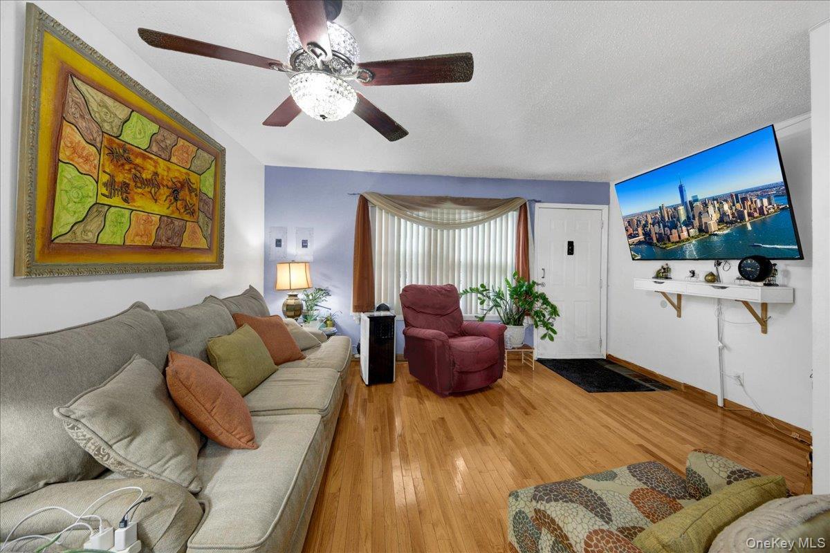 Single Family Cicero Avenue Bronx, NY 10473, MLS-1037430-28