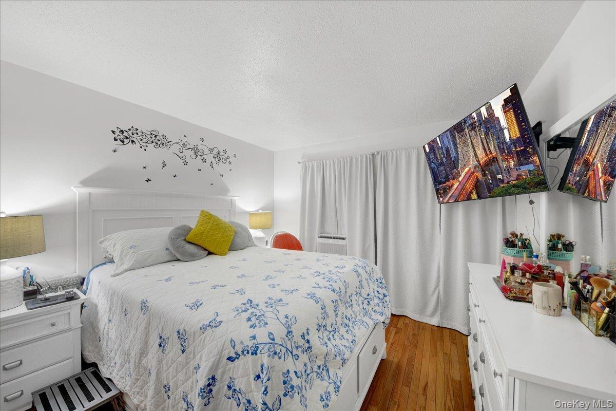 Single Family Cicero Avenue Bronx, NY 10473, MLS-1037430-30