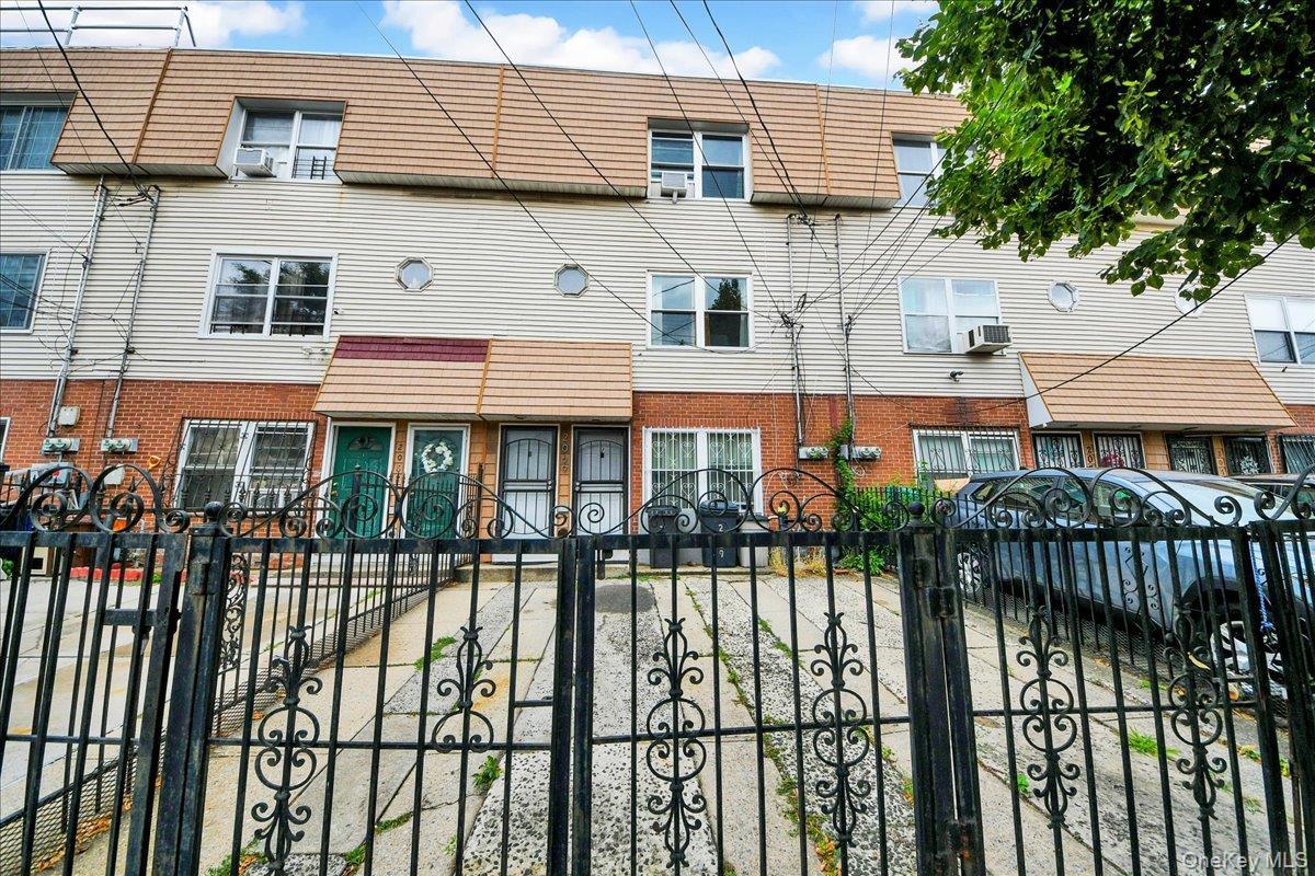 Single Family Cicero Avenue  Bronx, NY 10473, MLS-1037430-38