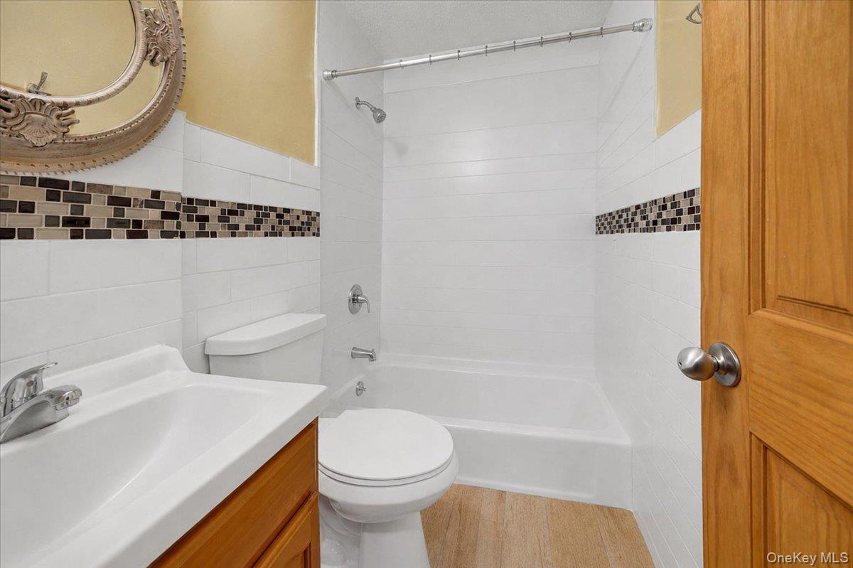 Single Family Cicero Avenue Bronx, NY 10473, MLS-1037430-9