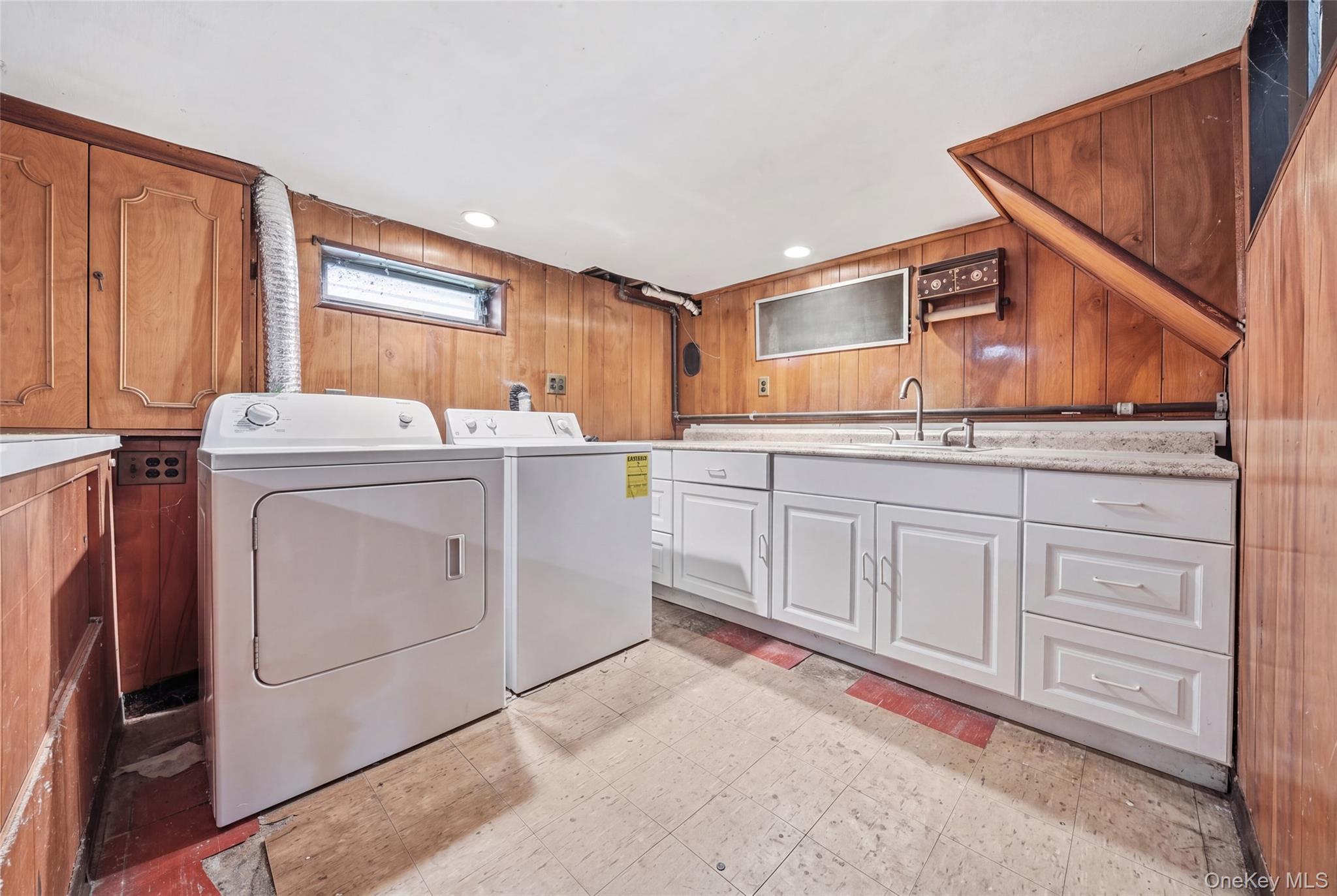 Single Family Saratoga Street Nassau County, NY 11572, MLS-1037439-19