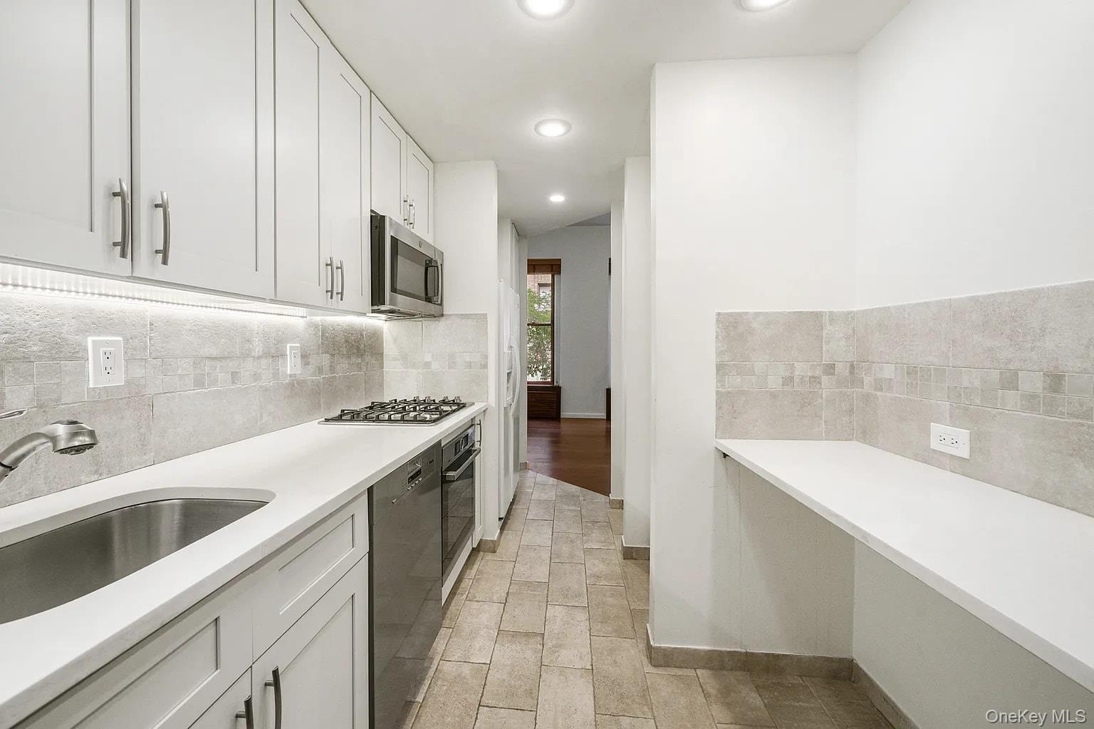 Apartment E 50th St Manhattan, NY 10022, MLS-1037455-11
