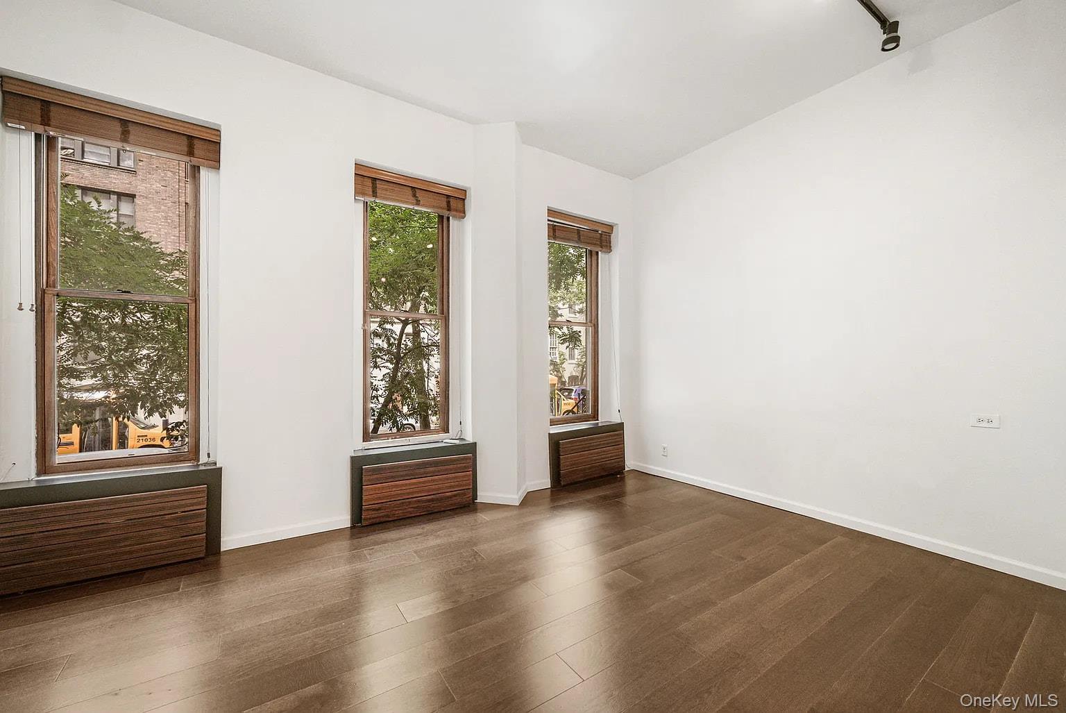 Apartment E 50th St Manhattan, NY 10022, MLS-1037455-14