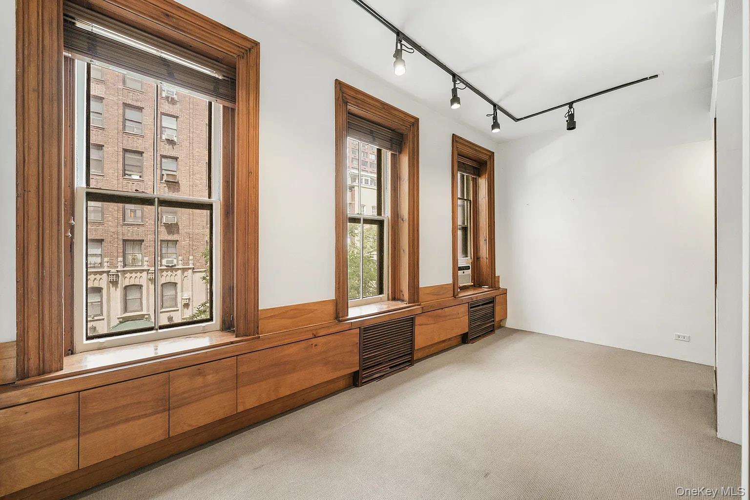 Apartment E 50th St Manhattan, NY 10022, MLS-1037455-18