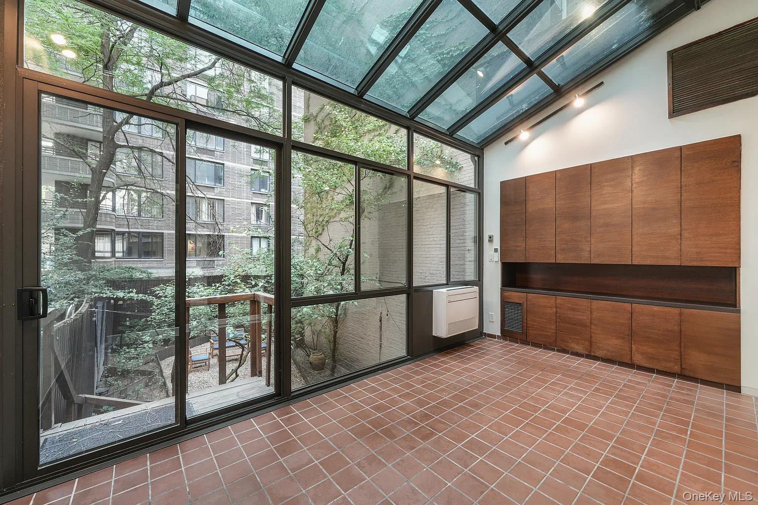 Apartment E 50th St Manhattan, NY 10022, MLS-1037455-25