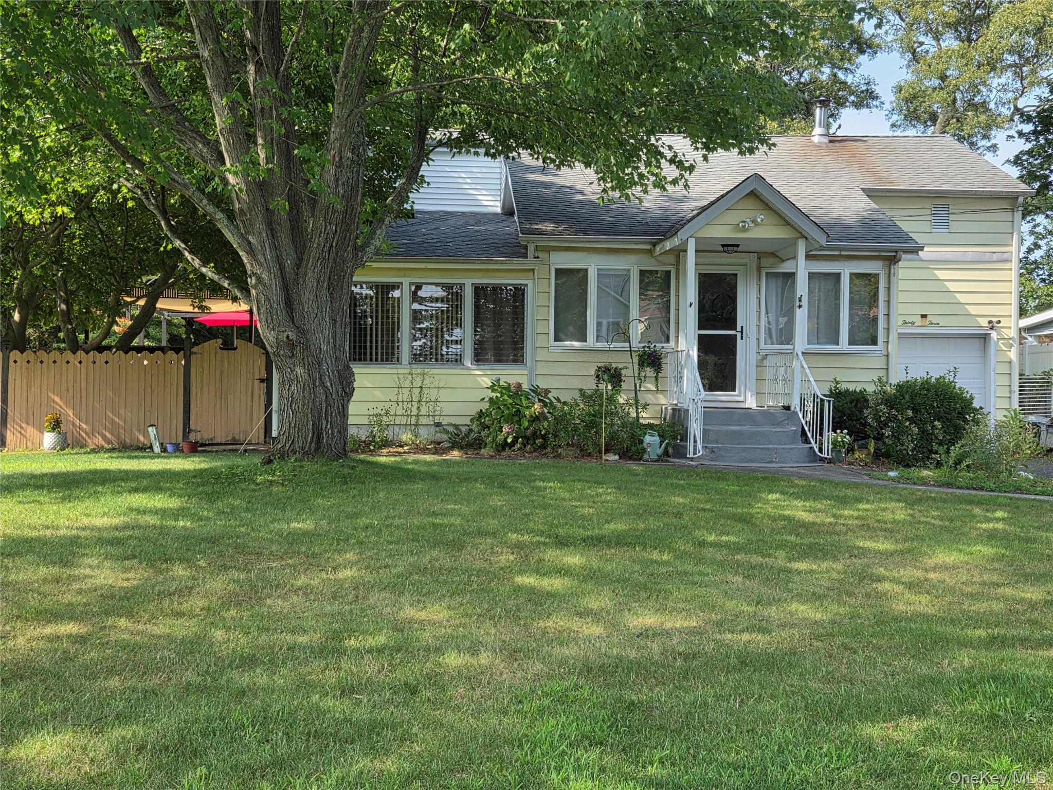Single Family Elmwood Avenue Suffolk County, NY 11784, MLS-1037464-3
