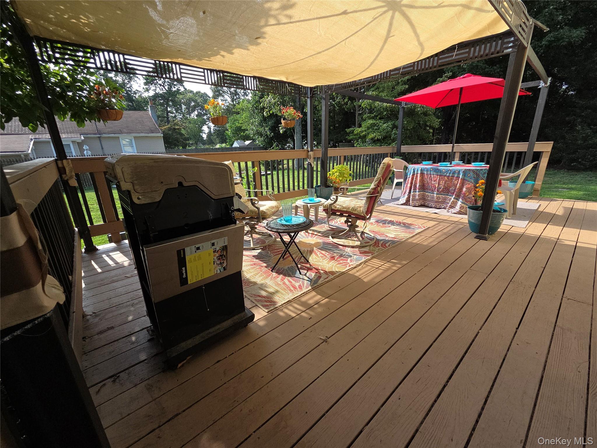 Single Family Elmwood Avenue Suffolk County, NY 11784, MLS-1037464-33