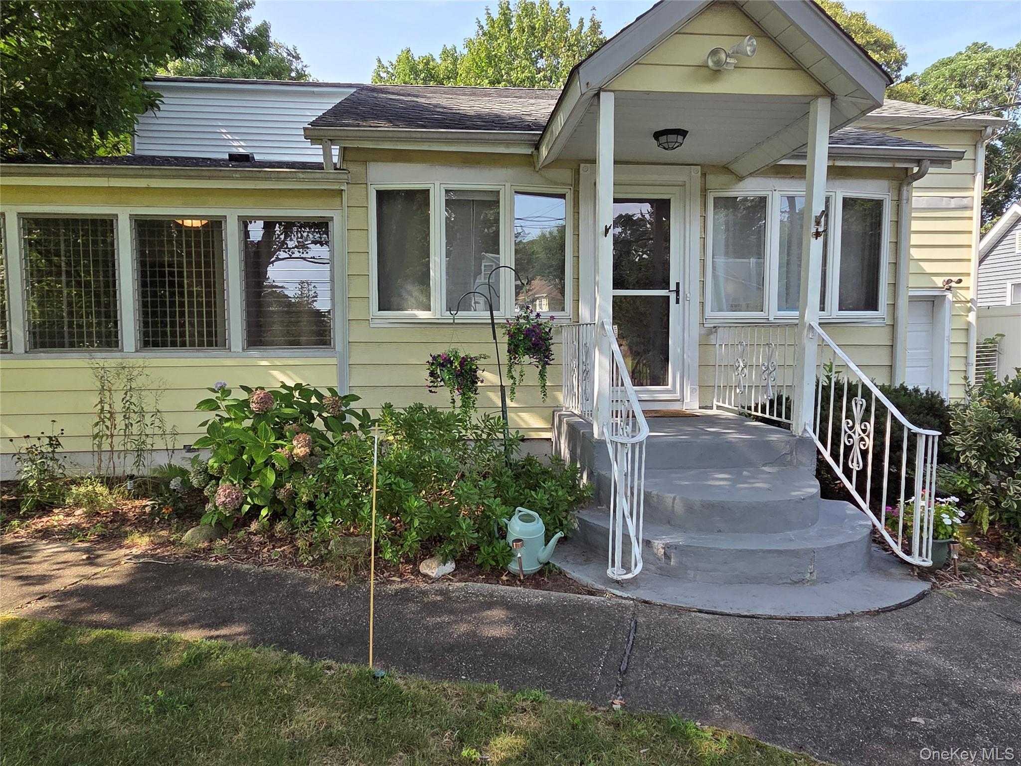 Single Family Elmwood Avenue Suffolk County, NY 11784, MLS-1037464-7