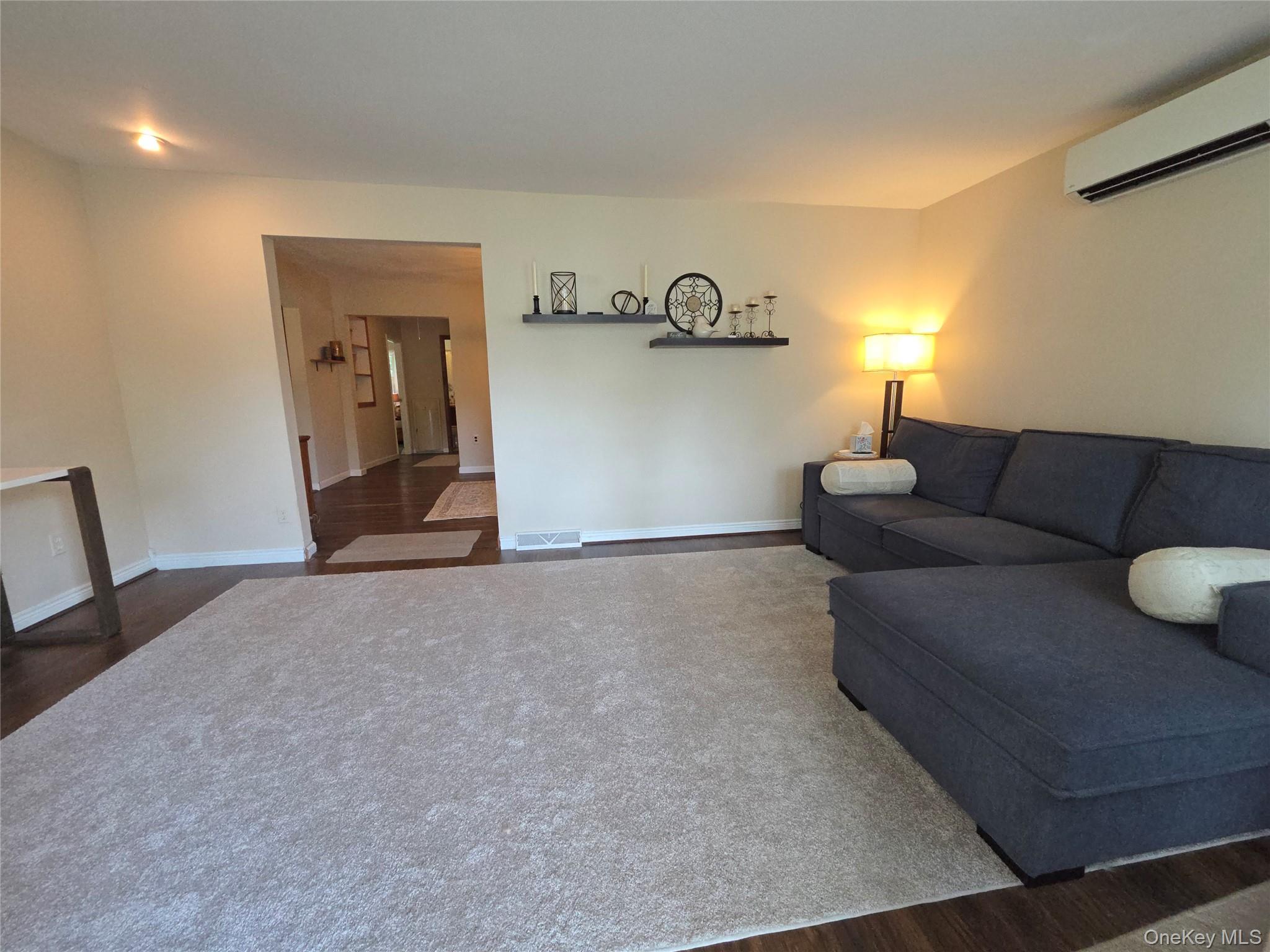 Single Family Elmwood Avenue Suffolk County, NY 11784, MLS-1037464-9