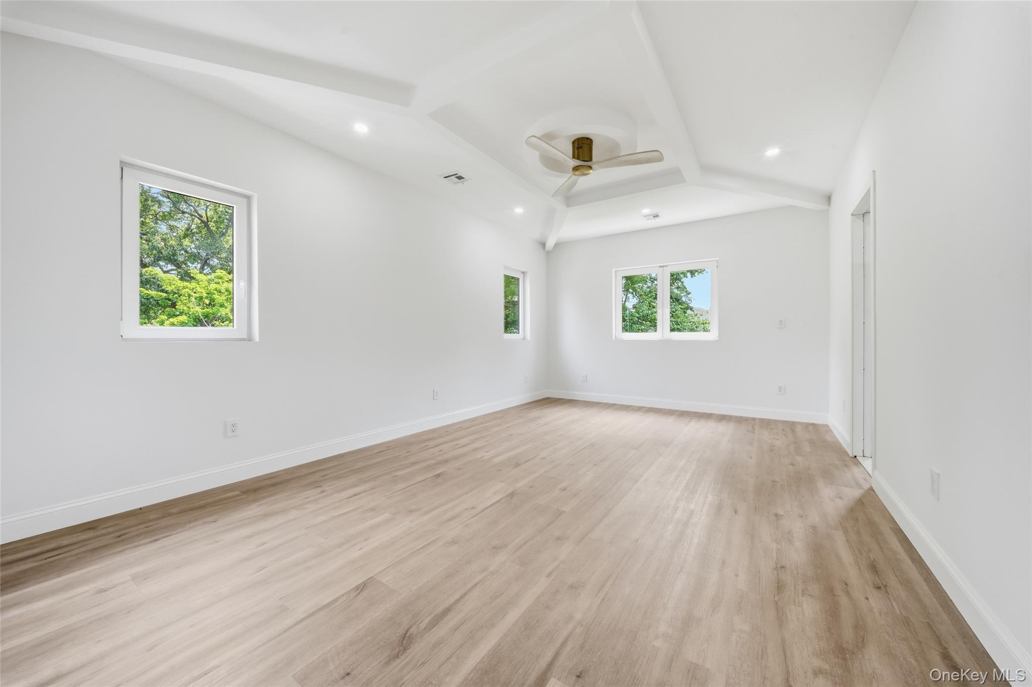 Single Family Surrey Lane Nassau County, NY 11580, MLS-1037484-14