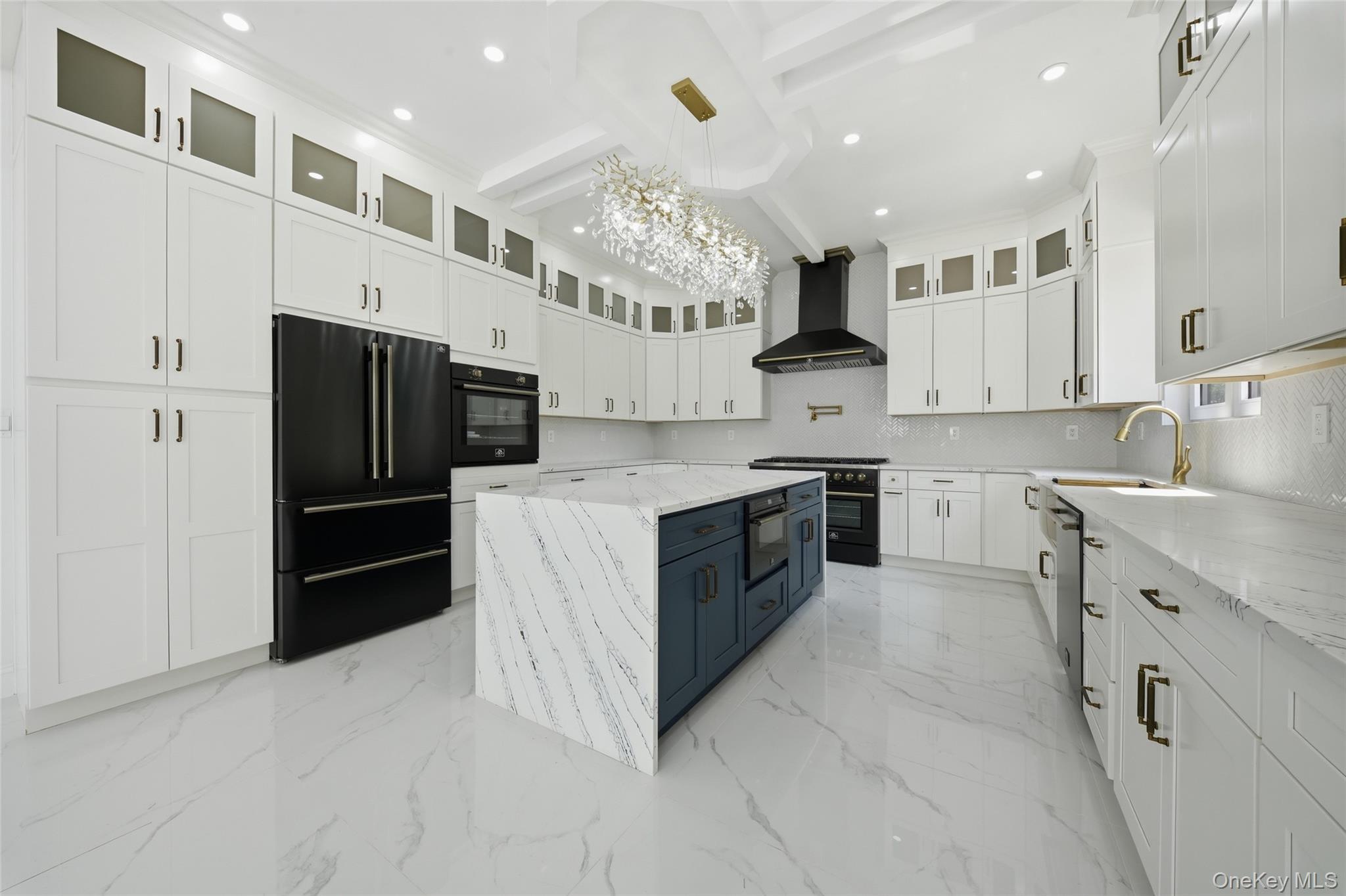 Single Family Surrey Lane Nassau County, NY 11580, MLS-1037484-9