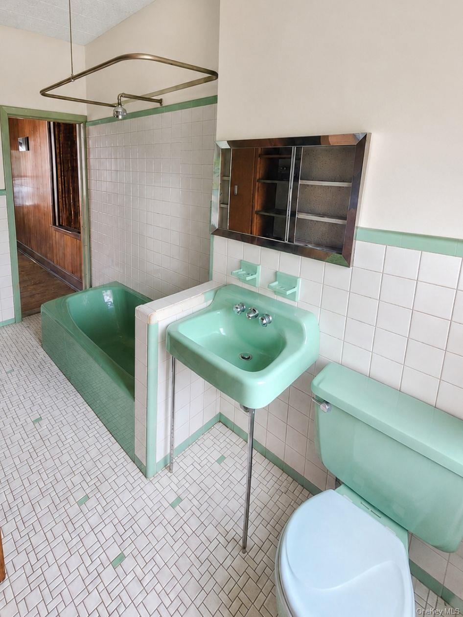 Single Family 41st Street  Queens, NY 11105, MLS-1037487-6