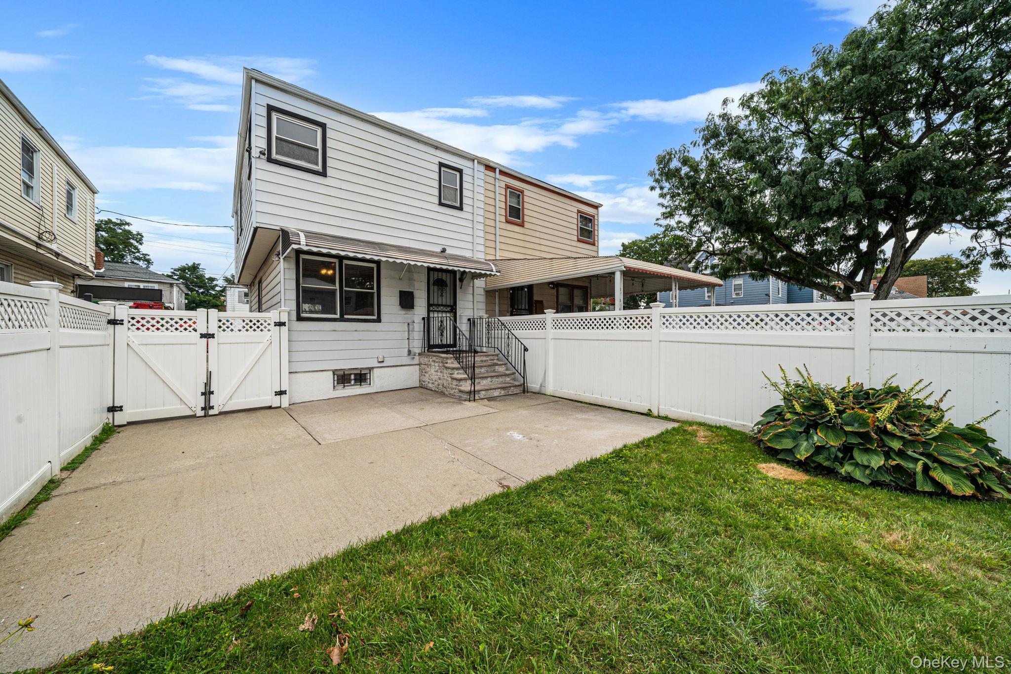 Single Family Ericsson Street Queens, NY 11369, MLS-1037488-4