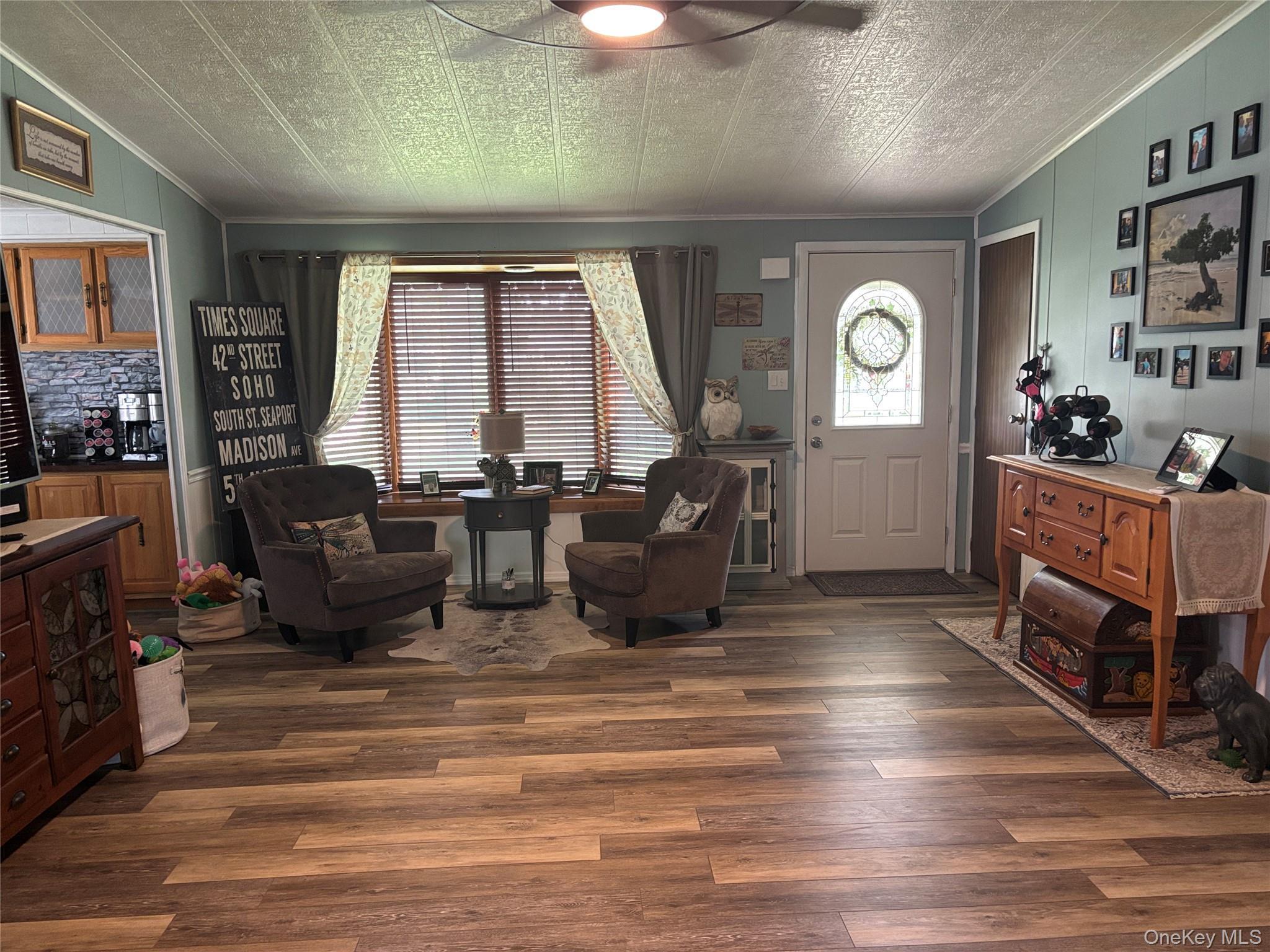 Single Family Old Country Road Suffolk County, NY 11901, MLS-1037492-13