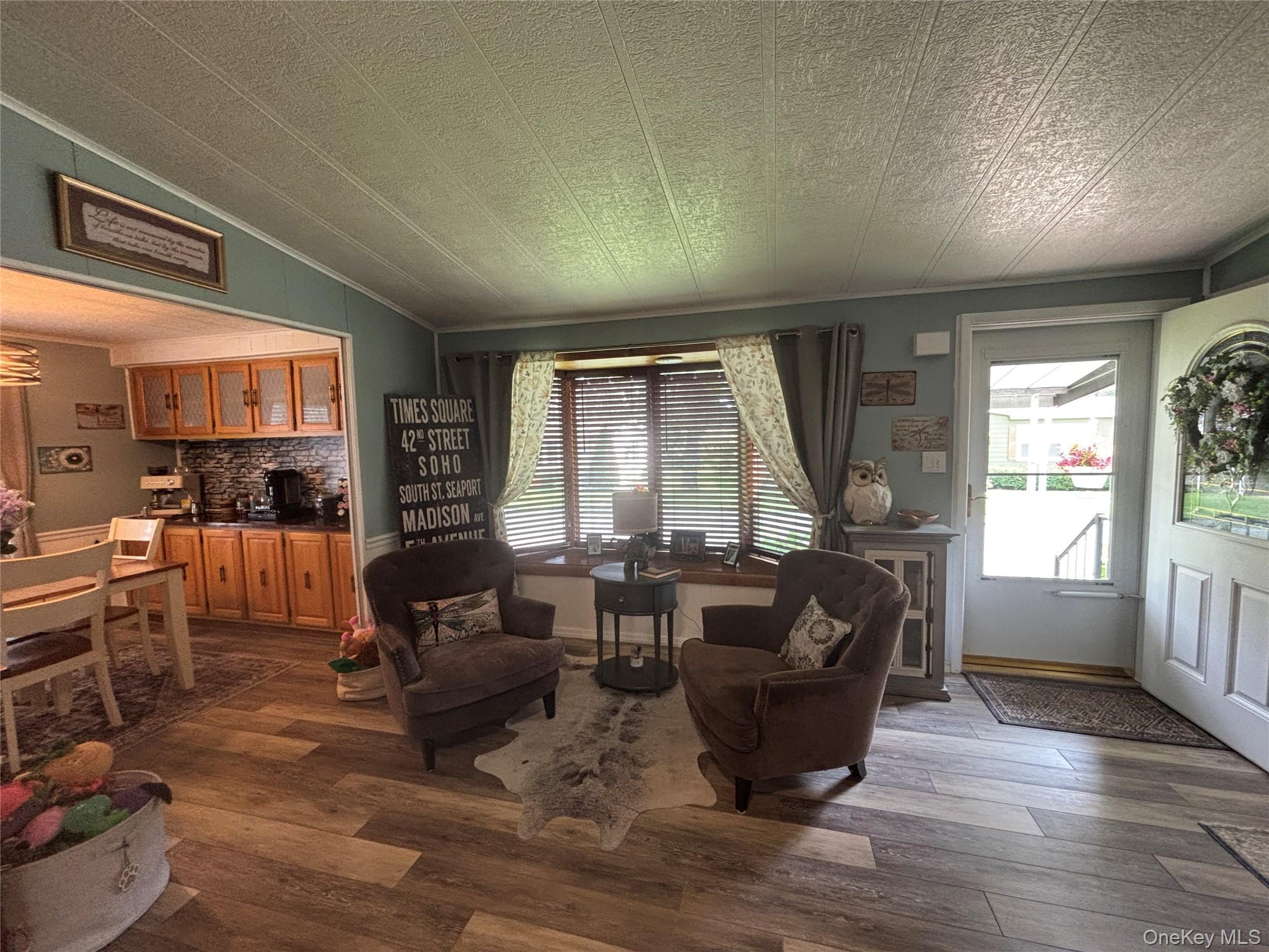 Single Family Old Country Road Suffolk County, NY 11901, MLS-1037492-19
