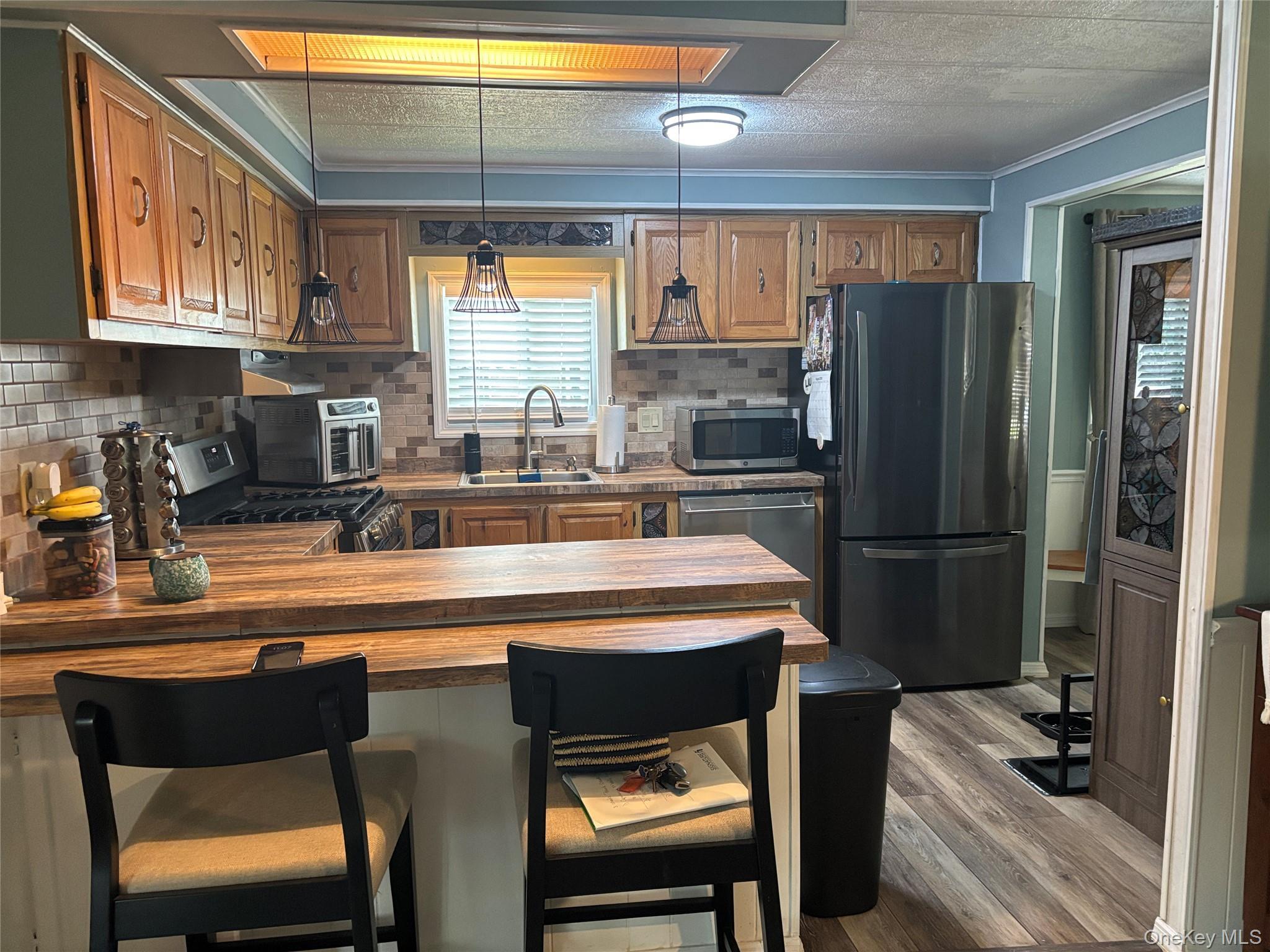 Single Family Old Country Road Suffolk County, NY 11901, MLS-1037492-22