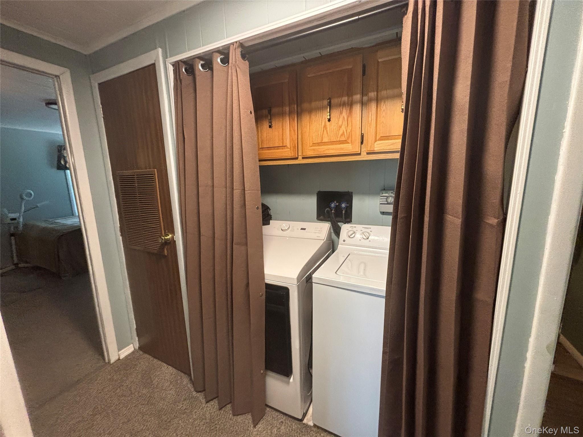 Single Family Old Country Road Suffolk County, NY 11901, MLS-1037492-27