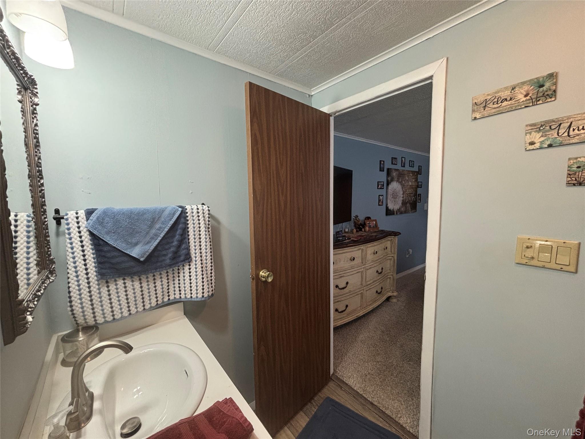 Single Family Old Country Road Suffolk County, NY 11901, MLS-1037492-32