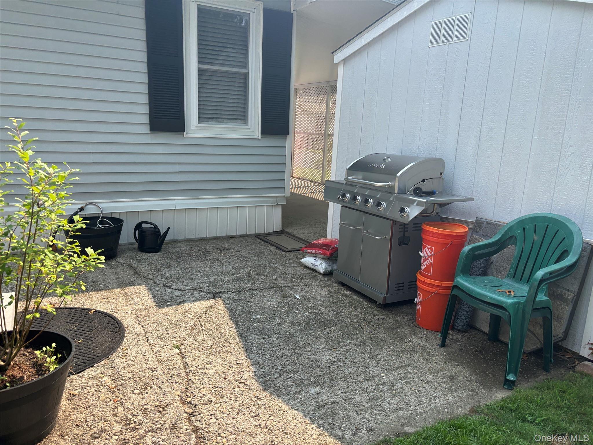 Single Family Old Country Road Suffolk County, NY 11901, MLS-1037492-9