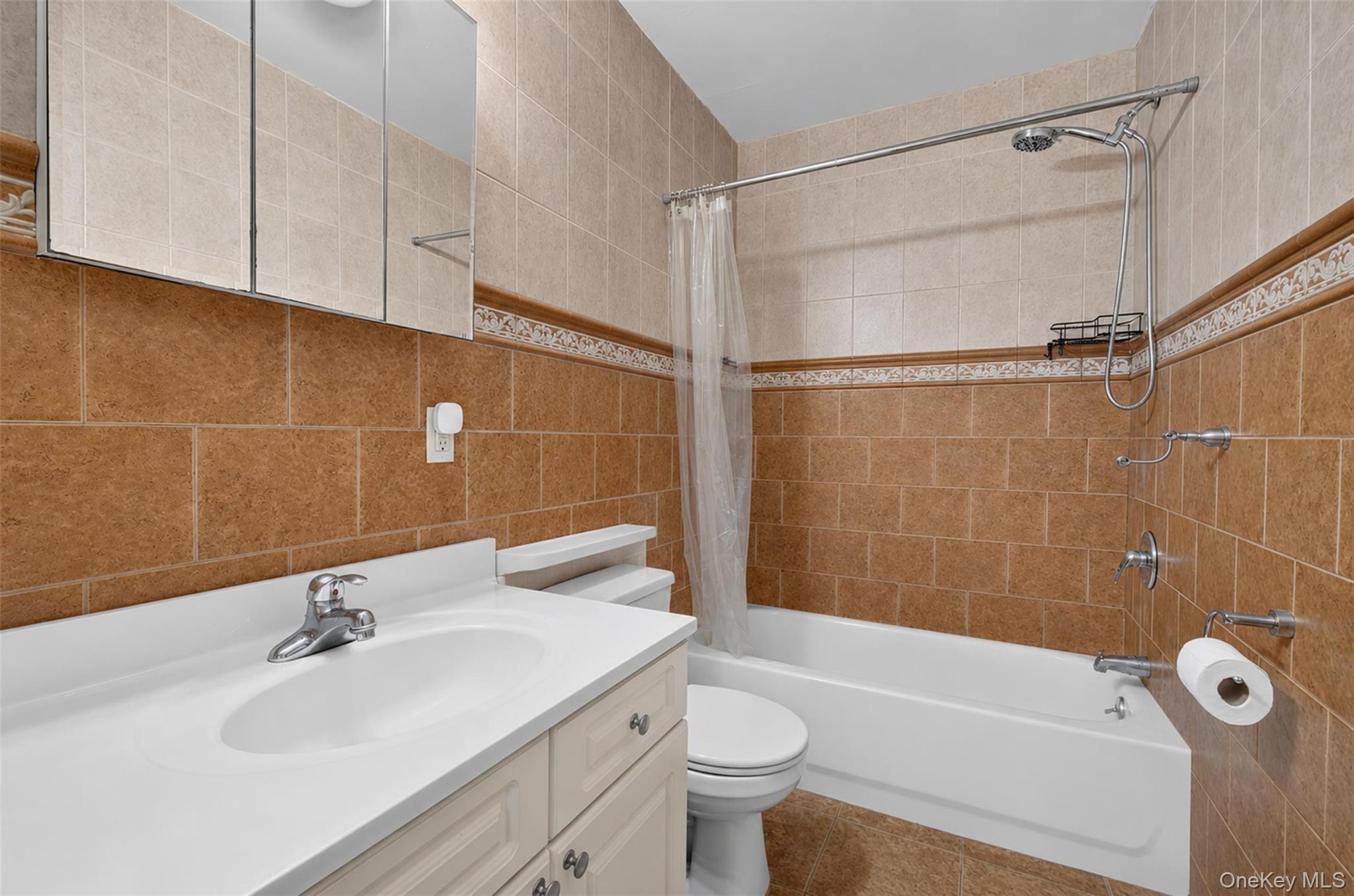 Single Family Grand Avenue  Queens, NY 11378, MLS-1037493-16