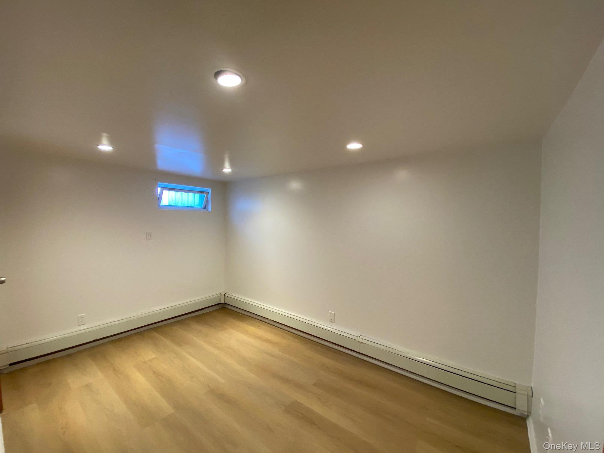 Single Family 86th Avenue Queens, NY 11426, MLS-1037513-12
