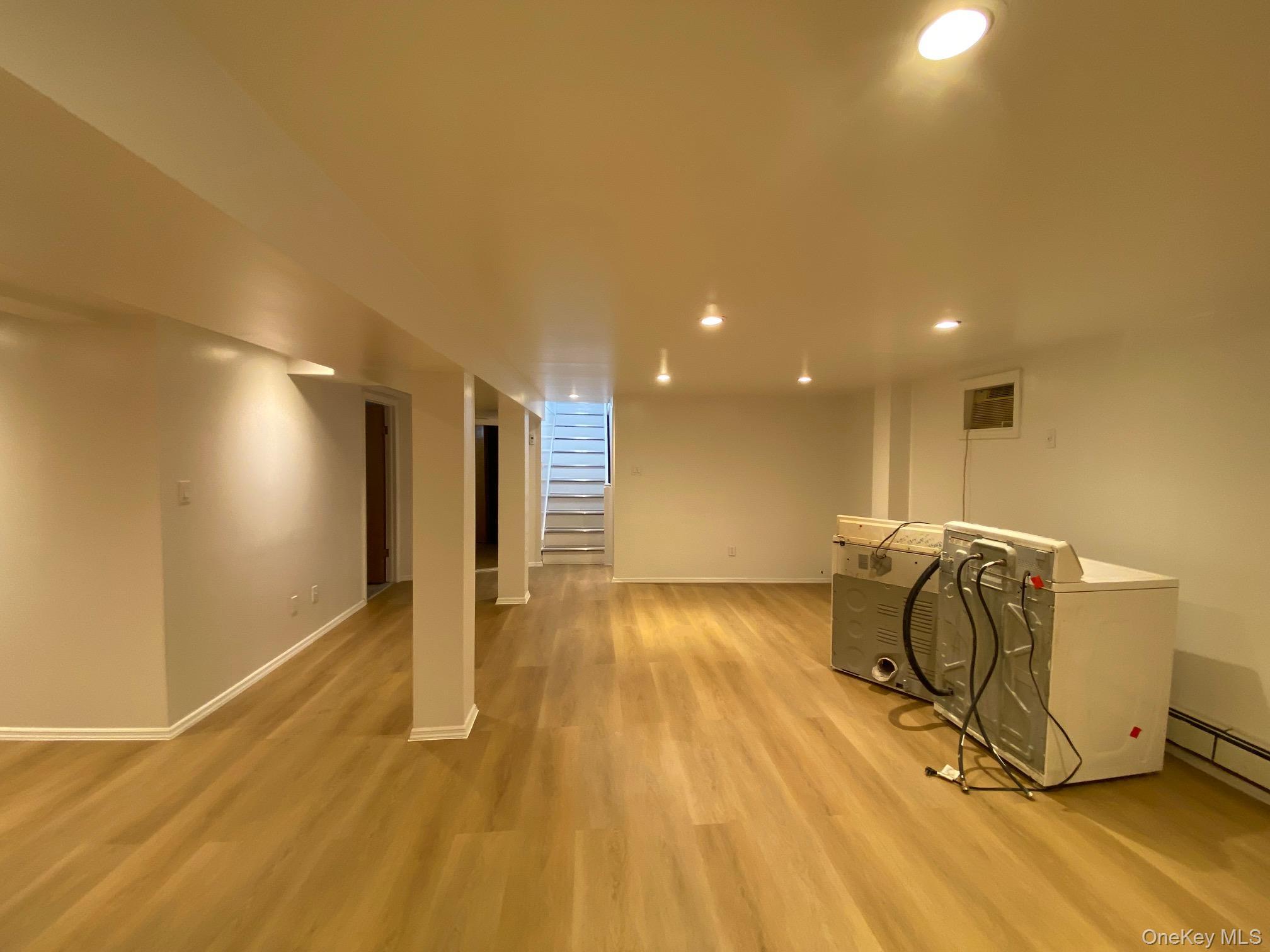 Single Family 86th Avenue Queens, NY 11426, MLS-1037513-14