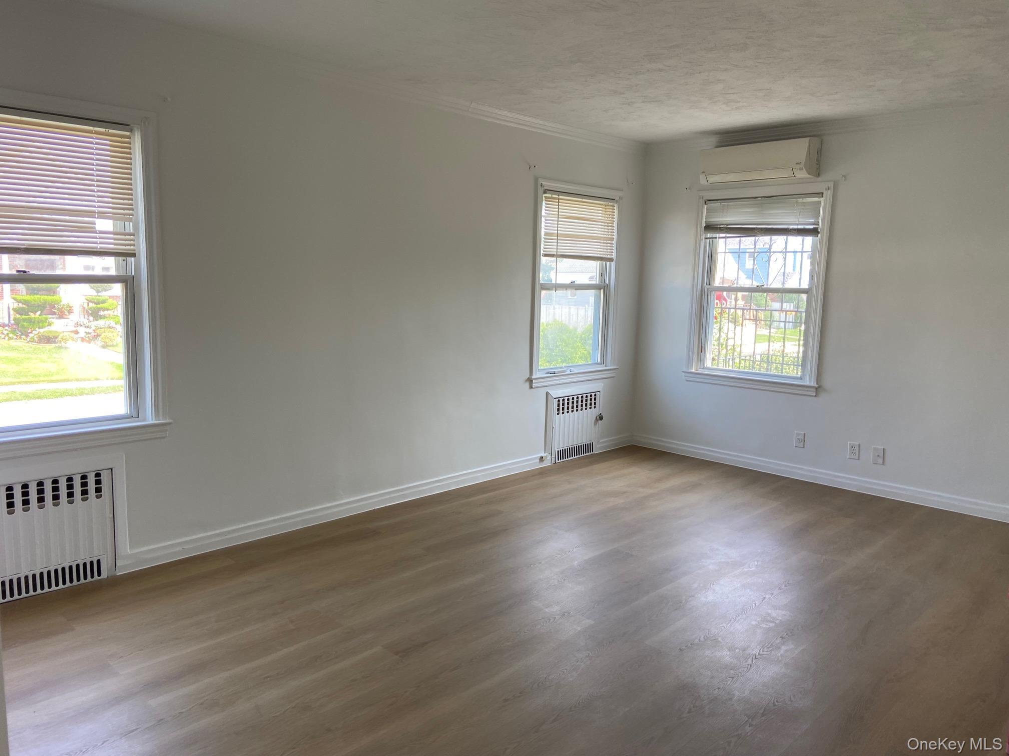 Single Family 86th Avenue Queens, NY 11426, MLS-1037513-4