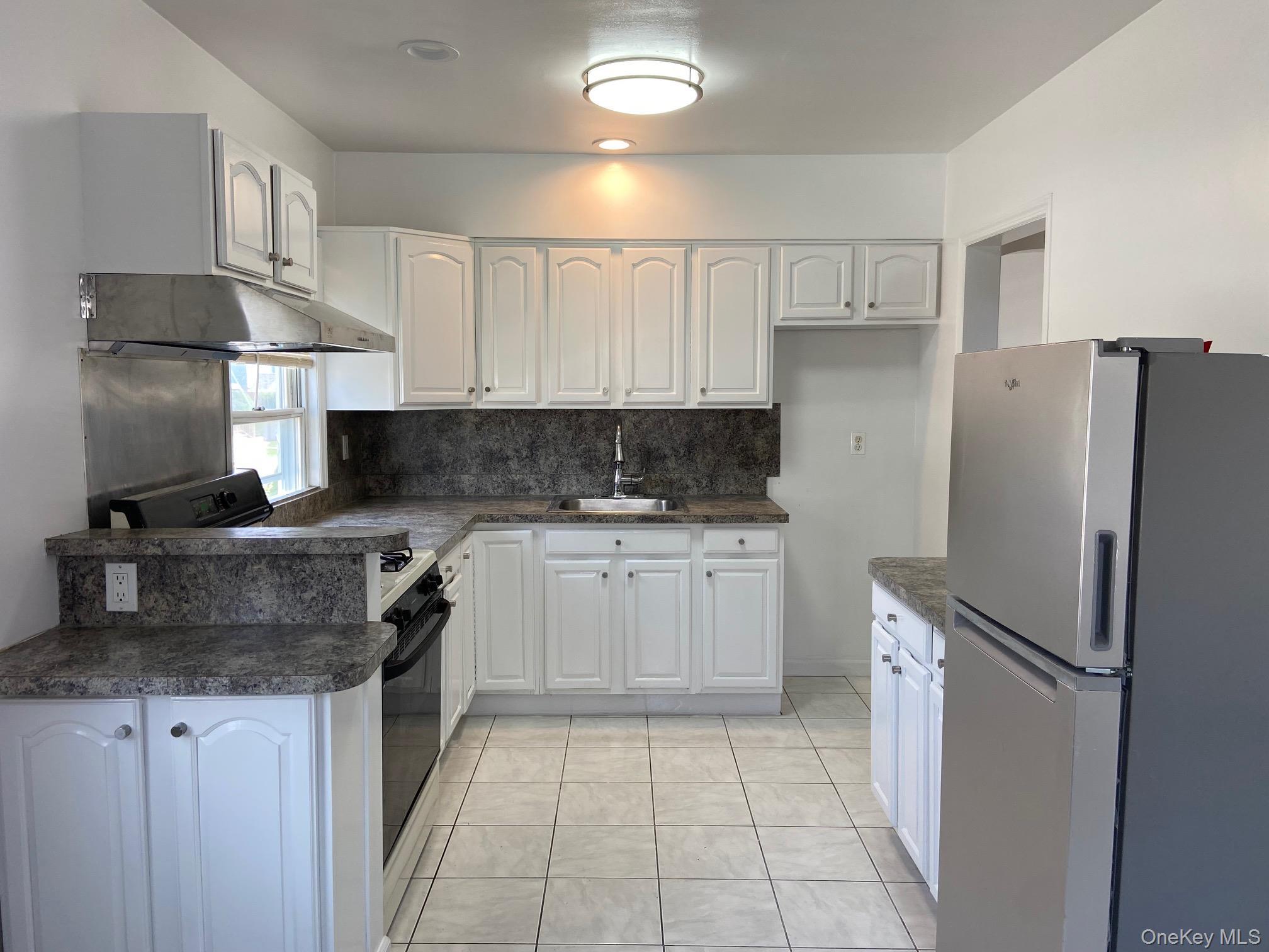 Single Family 86th Avenue Queens, NY 11426, MLS-1037513-9