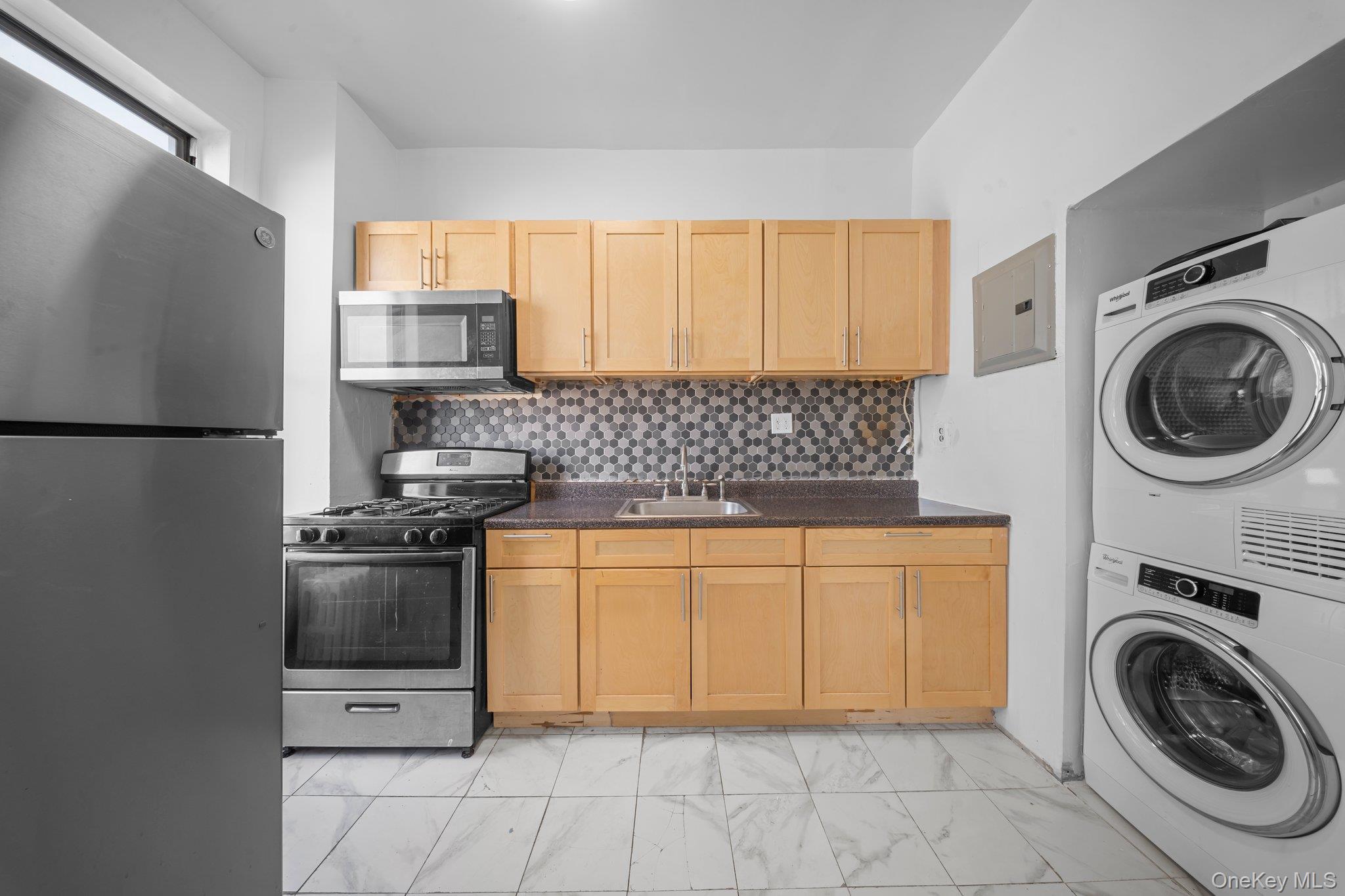 Single Family Hancock Street Brooklyn, NY 11221, MLS-1037518-17