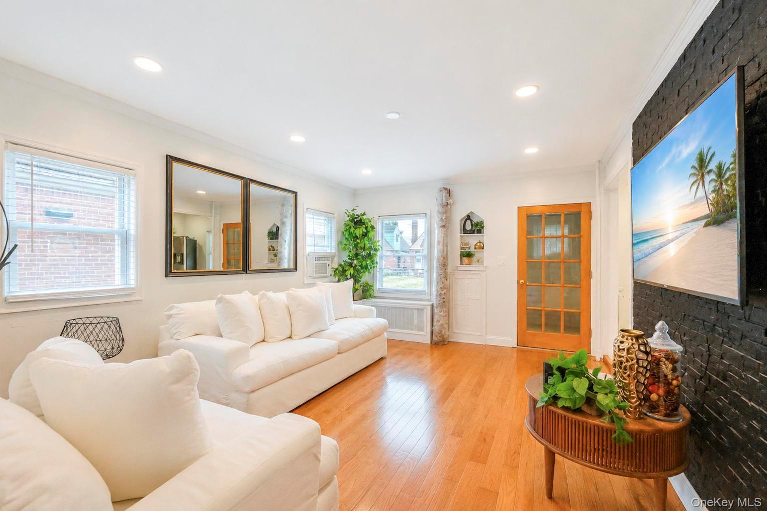 Single Family 224th Street  Queens, NY 11411, MLS-1037528-2
