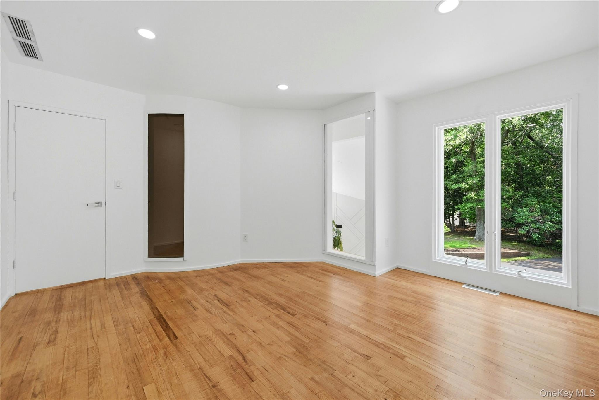 Single Family Lost Meadow Suffolk County, NY 11777, MLS-1037541-32