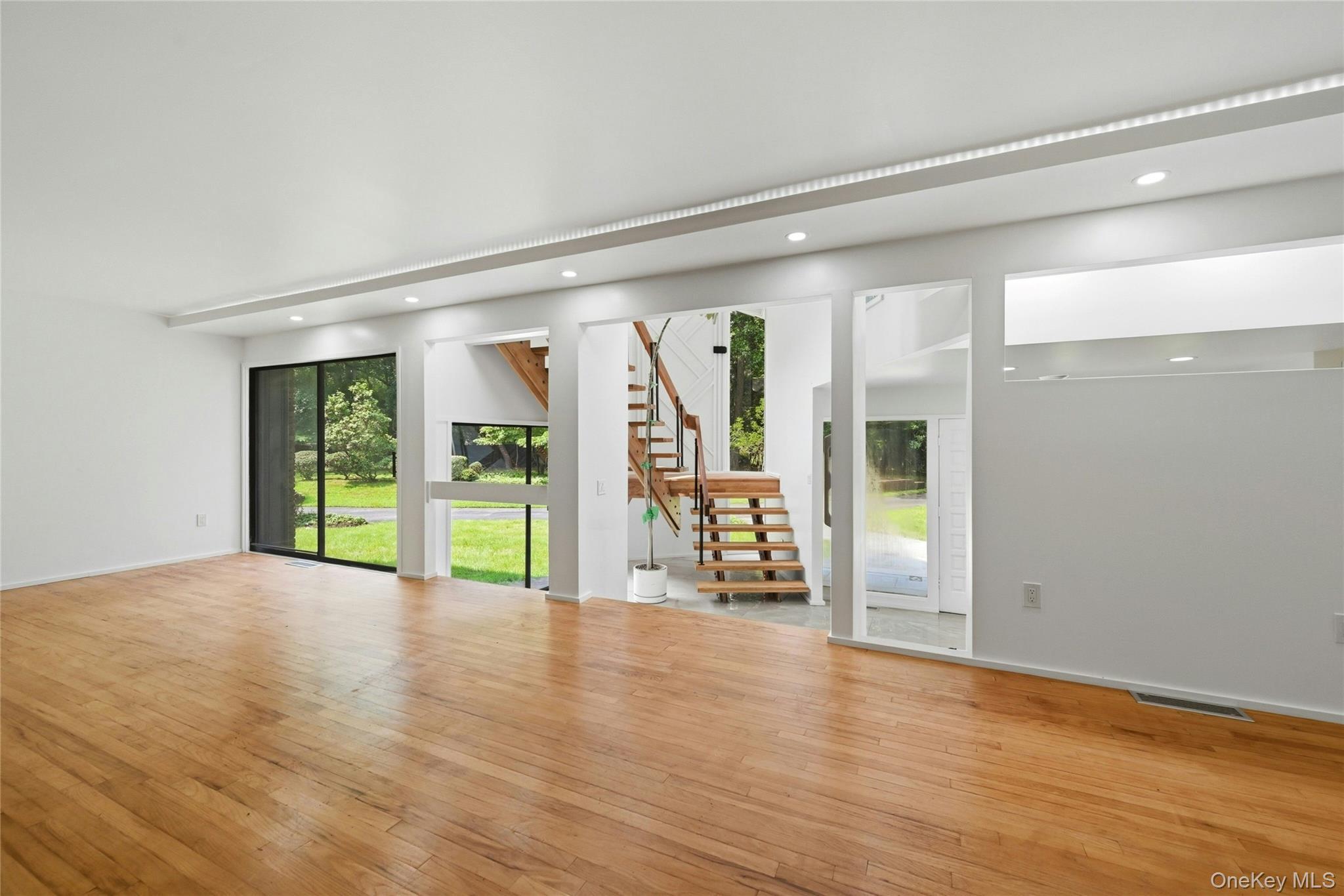 Single Family Lost Meadow Suffolk County, NY 11777, MLS-1037541-6