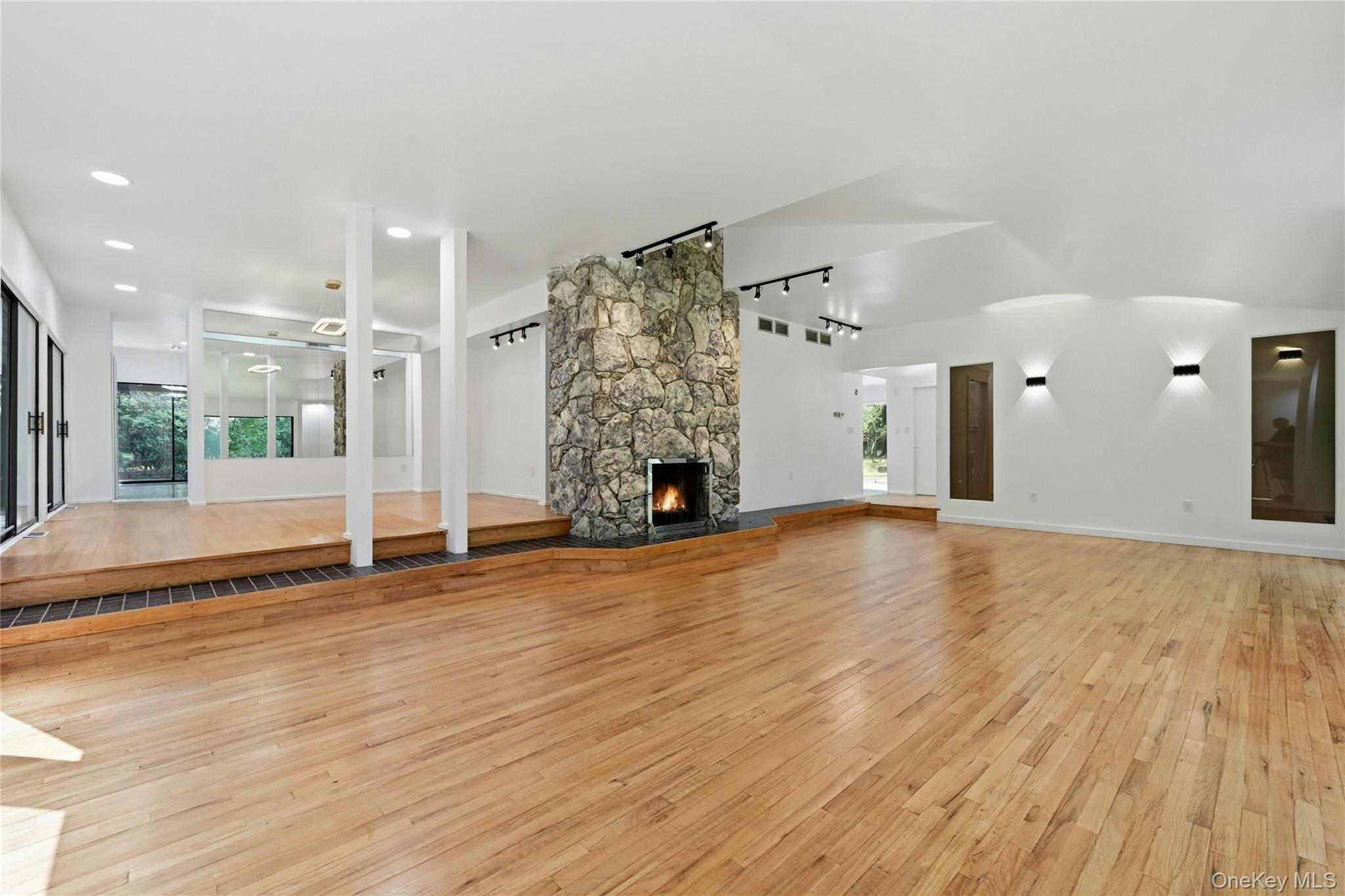 Single Family Lost Meadow Suffolk County, NY 11777, MLS-1037541-9
