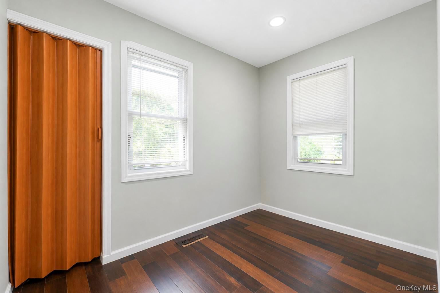 Single Family Michigan Street  Suffolk County, NY 11779, MLS-1037545-15