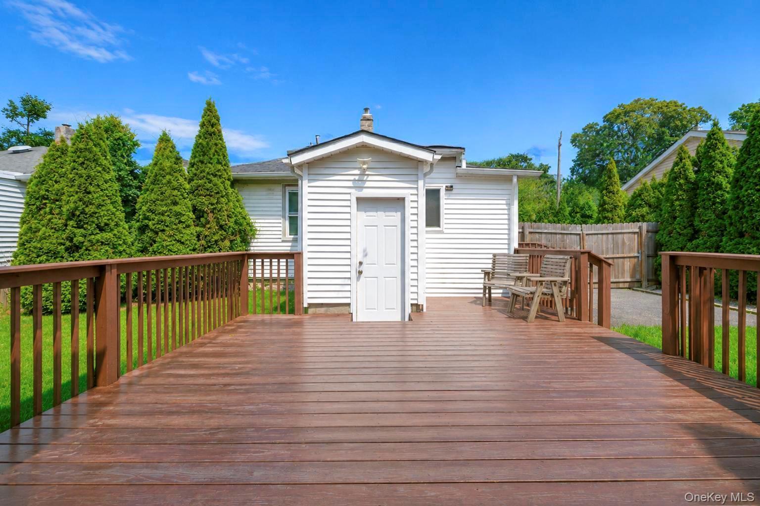Single Family Michigan Street  Suffolk County, NY 11779, MLS-1037545-20