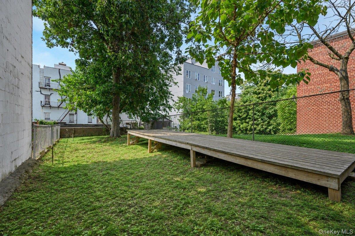 Single Family E 217th Street Bronx, NY 10467, MLS-1037561-17