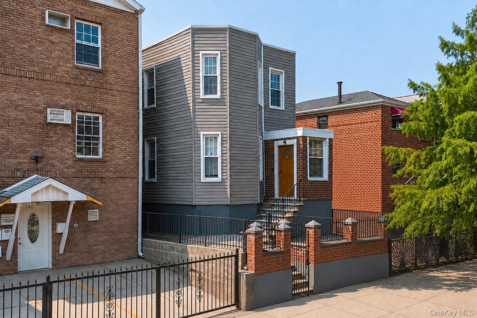 Single Family E 217th Street Bronx, NY 10467, MLS-1037561-2