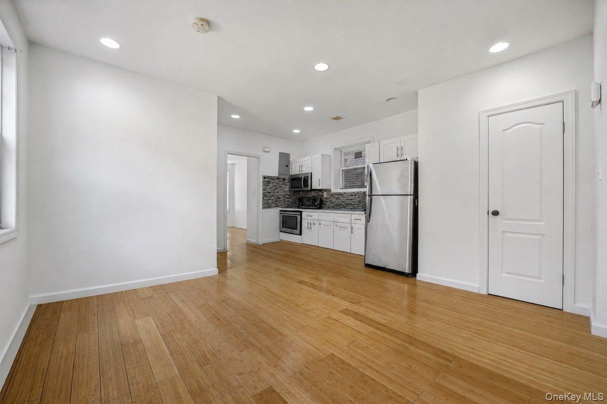 Single Family E 217th Street Bronx, NY 10467, MLS-1037561-4