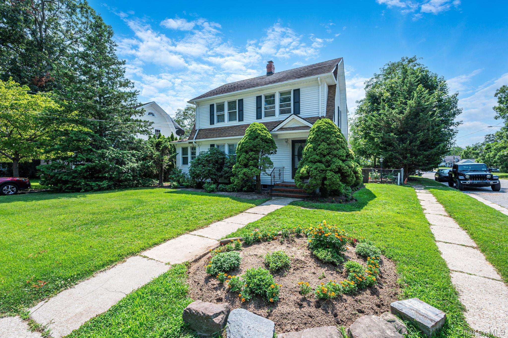 Single Family Prospect Place Suffolk County, NY 11901, MLS-1037571-2