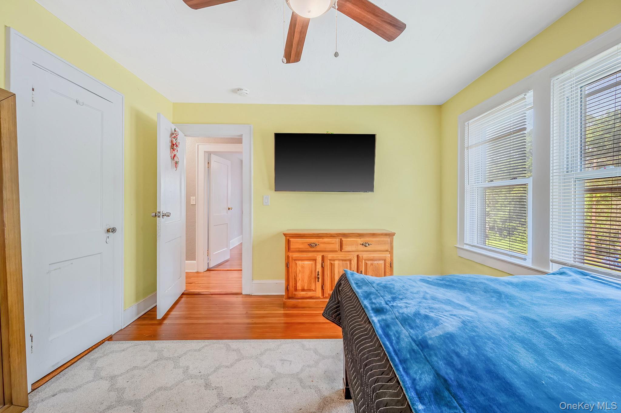 Single Family Prospect Place Suffolk County, NY 11901, MLS-1037571-24