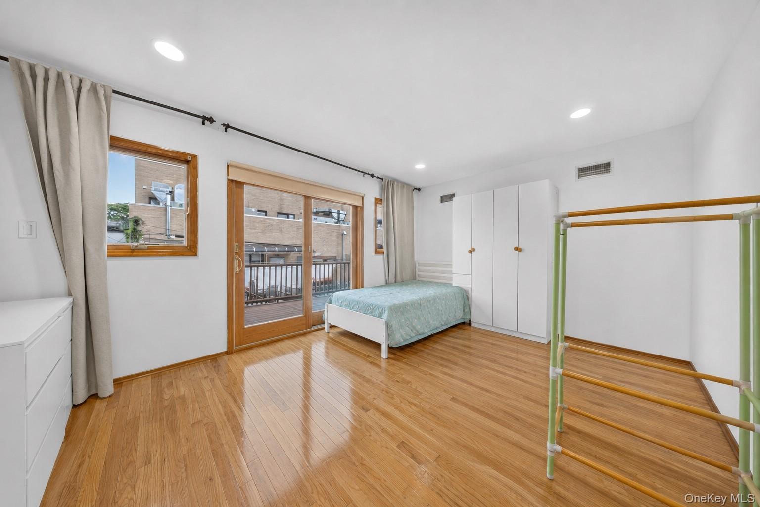 Single Family 161st Street Queens, NY 11358, MLS-1037573-15