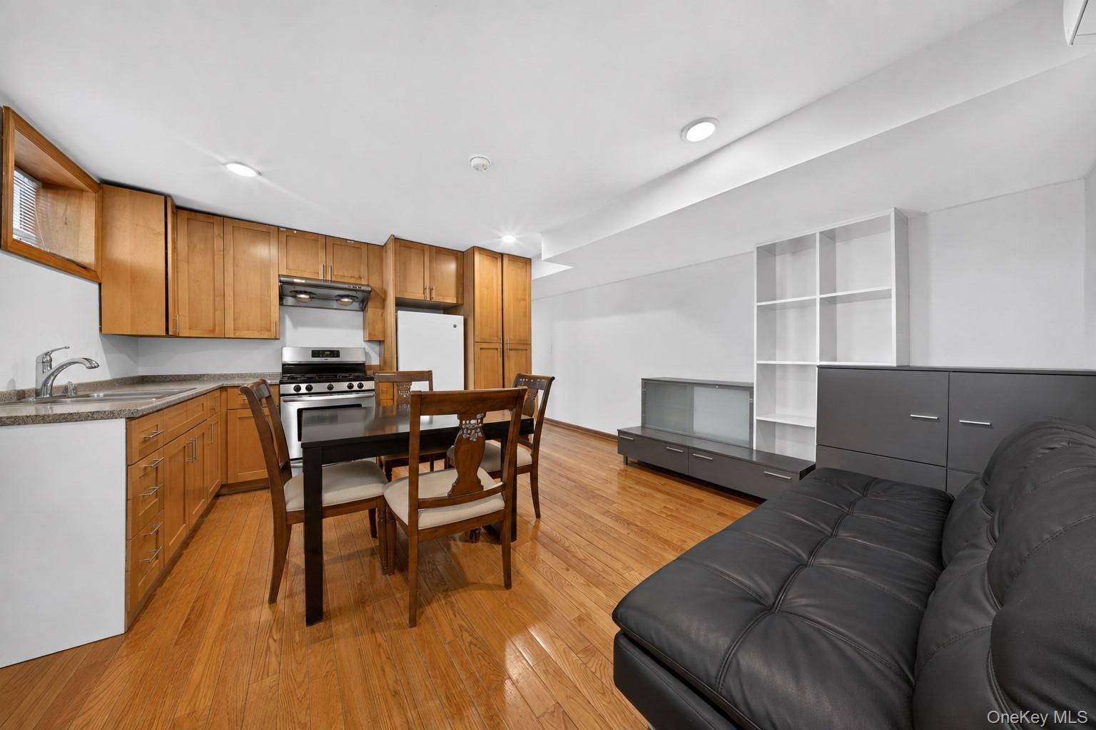 Single Family 161st Street Queens, NY 11358, MLS-1037573-27